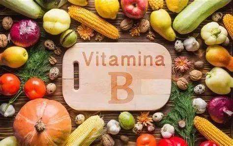 Hva er forholdet mellom vitamin B9 og folsyre?